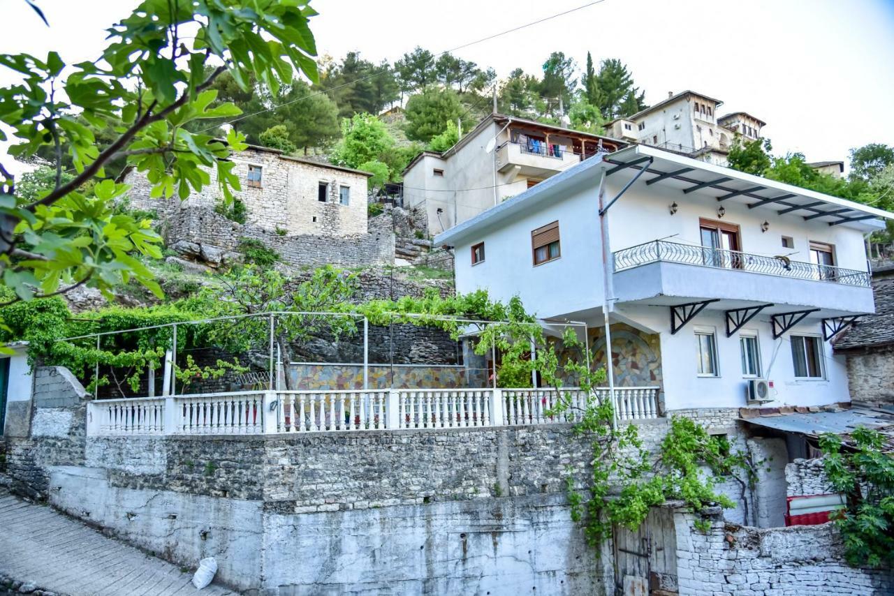 Grandma'S Home Gjirokastër Exterior foto